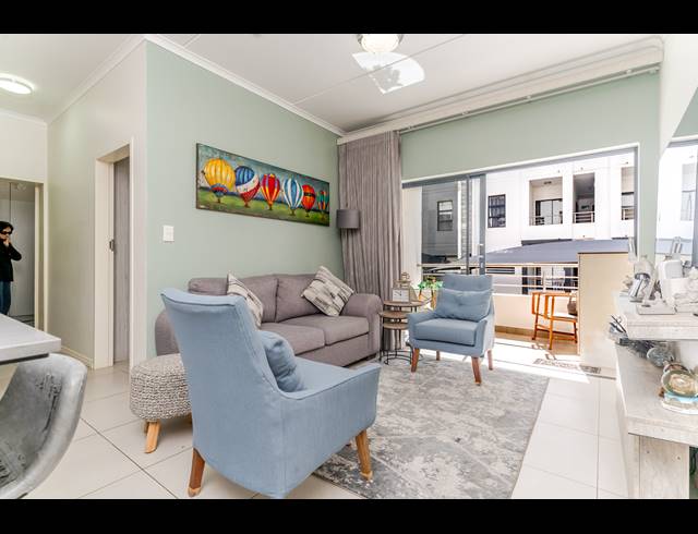 2 BEDROOM APARTMENT FOR SALE IN HALFWAY HOUSE